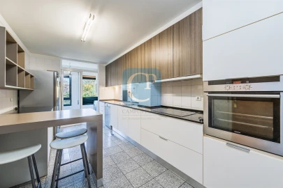 Apartamento T3 para Arrendamento em Aldoar, Foz do Douro e Nevogilde