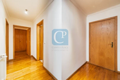 Apartamento T3 para Arrendamento em Aldoar, Foz do Douro e Nevogilde