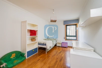 Apartamento T3 para Arrendamento em Aldoar, Foz do Douro e Nevogilde