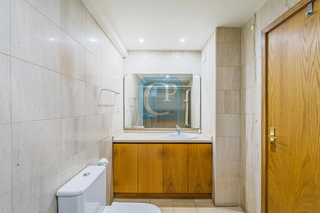 Apartamento T3 para Arrendamento em Aldoar, Foz do Douro e Nevogilde Foto 25