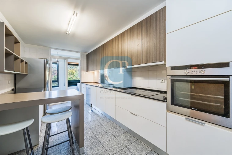 Apartamento T3 para Arrendamento em Aldoar, Foz do Douro e Nevogilde Foto 11
