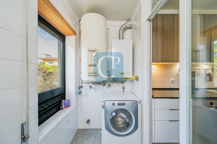 Apartamento T3 para Arrendamento em Aldoar, Foz do Douro e Nevogilde Foto 14