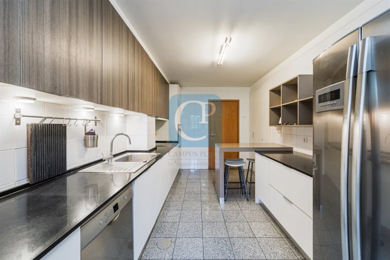 Apartamento T3 para Arrendamento em Aldoar, Foz do Douro e Nevogilde Foto 10