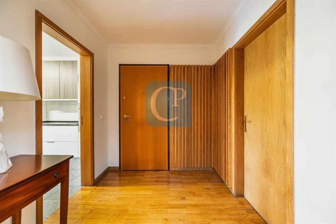 Apartamento T3 para Arrendamento em Aldoar, Foz do Douro e Nevogilde Foto 2