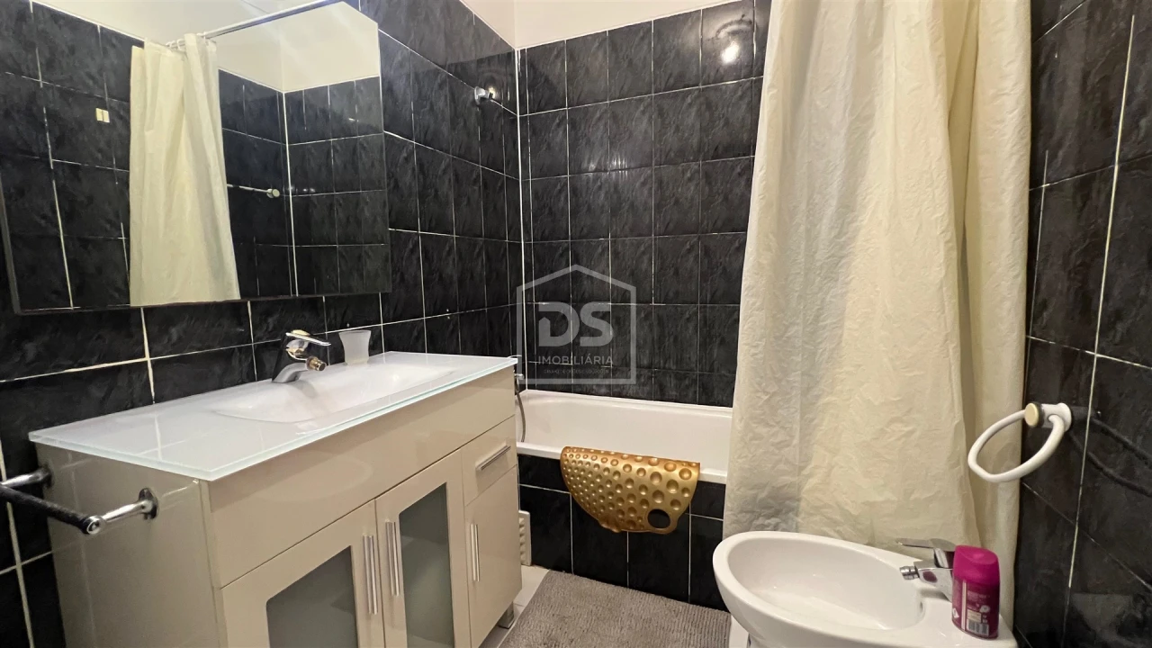 Apartamento T1 para Venda em Buarcos Foto 13