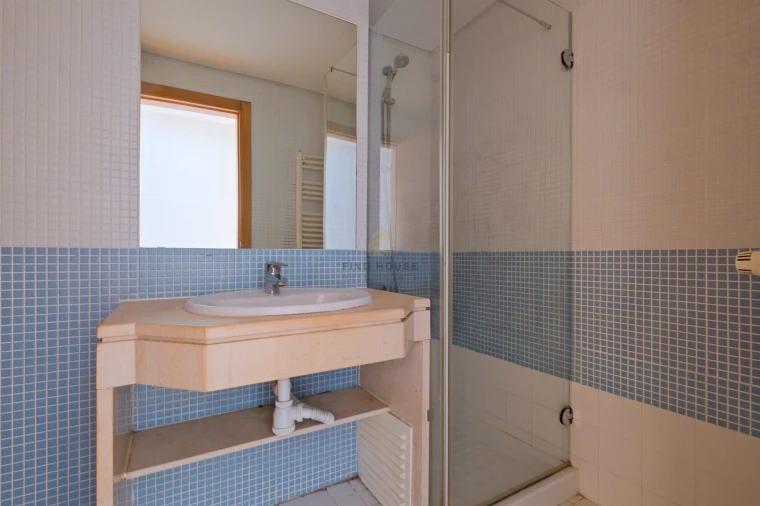 Apartamento T1 para Venda em São Domingos de Rana Foto 17