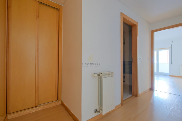 Apartamento T1 para Venda em São Domingos de Rana Foto 10