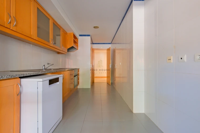 Apartamento T1 para Venda em São Domingos de Rana Foto 22