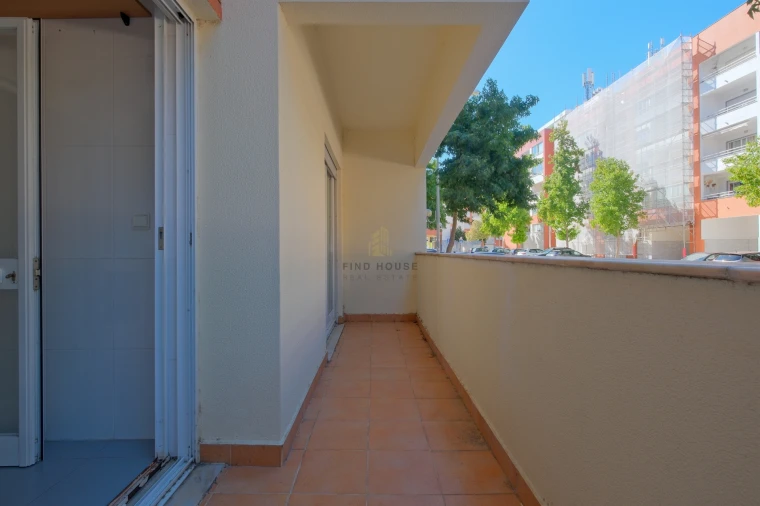 Apartamento T1 para Venda em São Domingos de Rana Foto 24