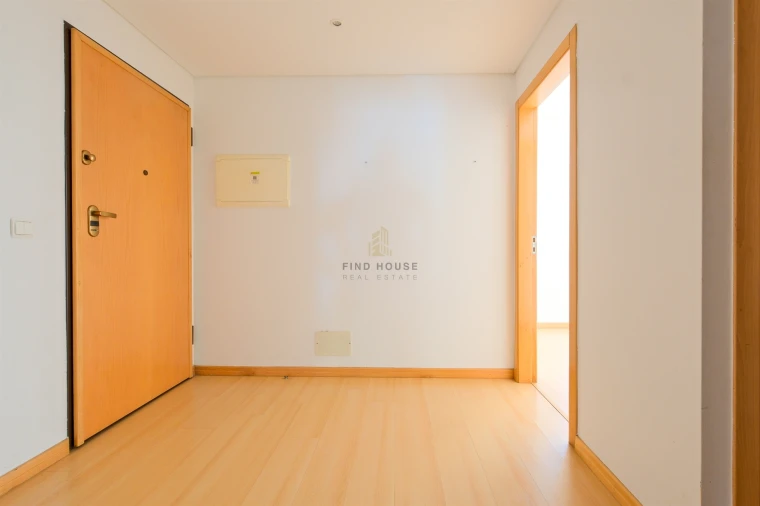 Apartamento T1 para Venda em São Domingos de Rana Foto 2