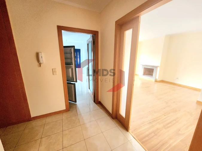 Apartamento T2 para Venda em Canelas Foto 6