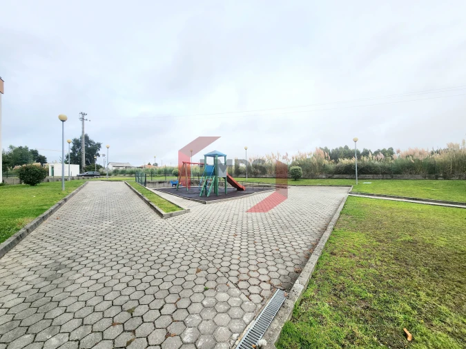 Apartamento T2 para Venda em Canelas Foto 3