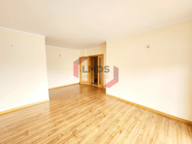 Apartamento T2 para Venda em Canelas Foto 11