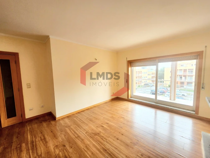 Apartamento T2 para Venda em Canelas Foto 12