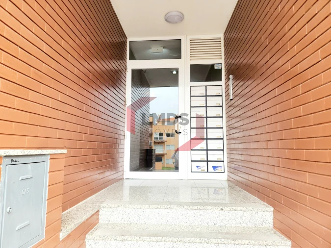 Apartamento T2 para Venda em Canelas Foto 4