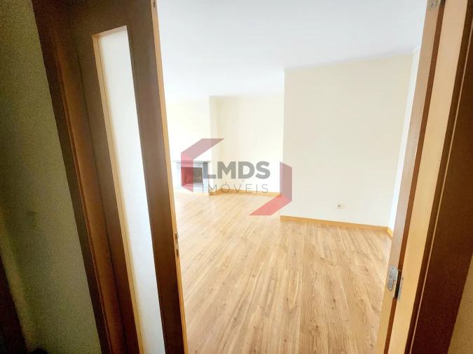 Apartamento T2 para Venda em Canelas Foto 7