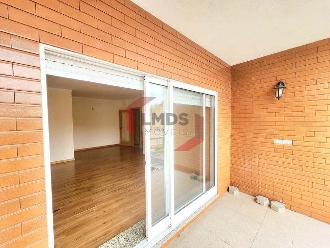 Apartamento T2 para Venda em Canelas Foto 15