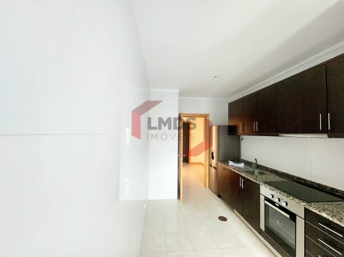 Apartamento T2 para Venda em Canelas Foto 19