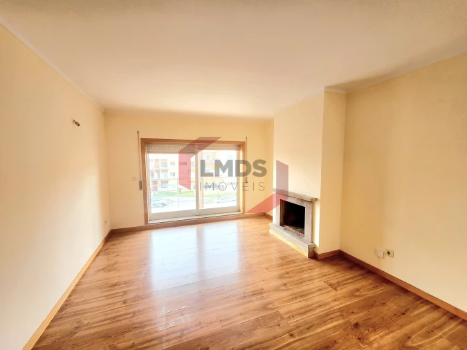 Apartamento T2 para Venda em Canelas Foto 9