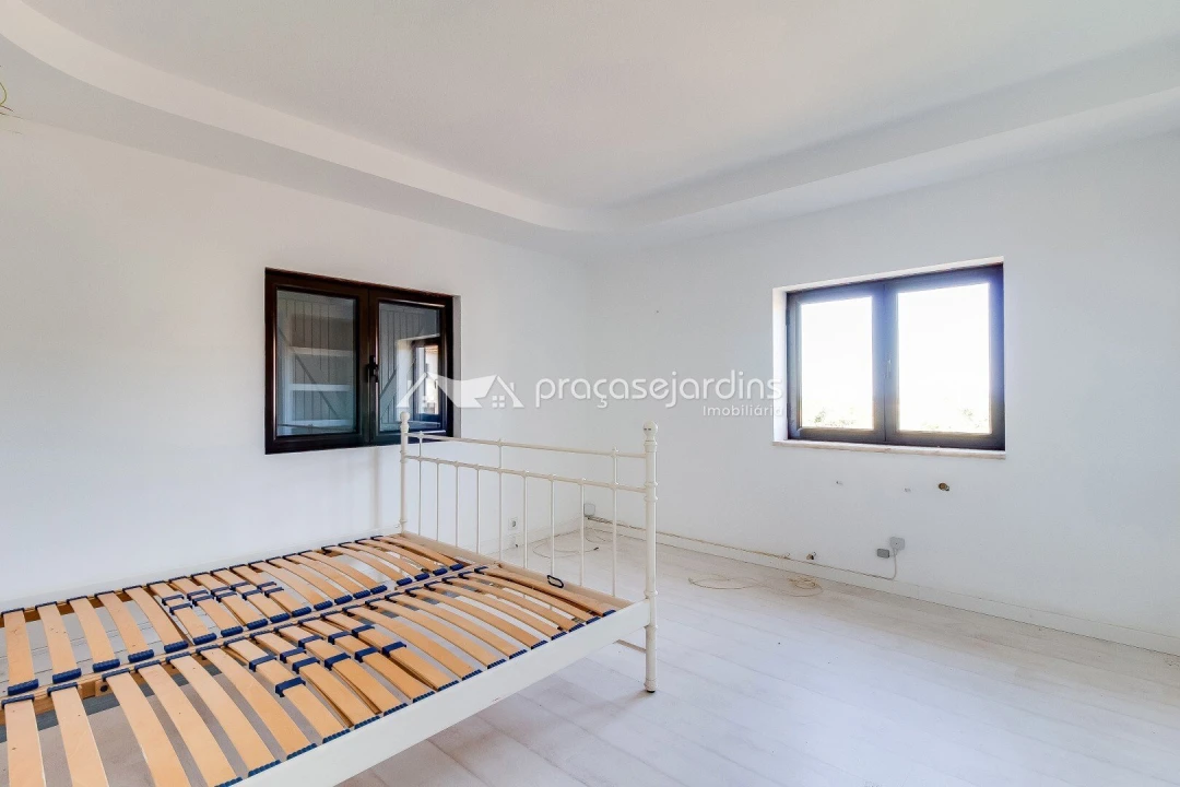 Moradia T3 para Venda em Colmeias e Memória Foto 12