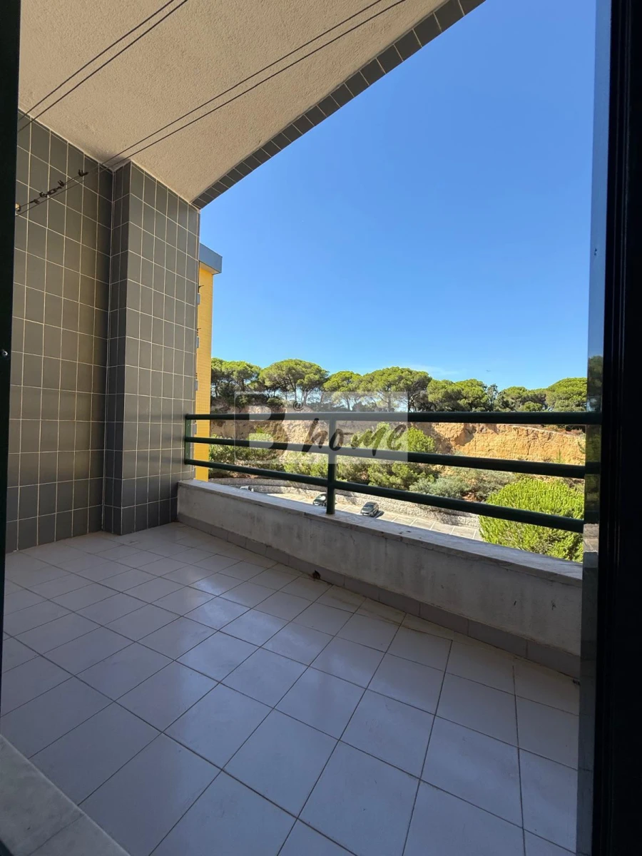 Apartamento T3 para Venda em Laranjeiro e Feijó Foto 2