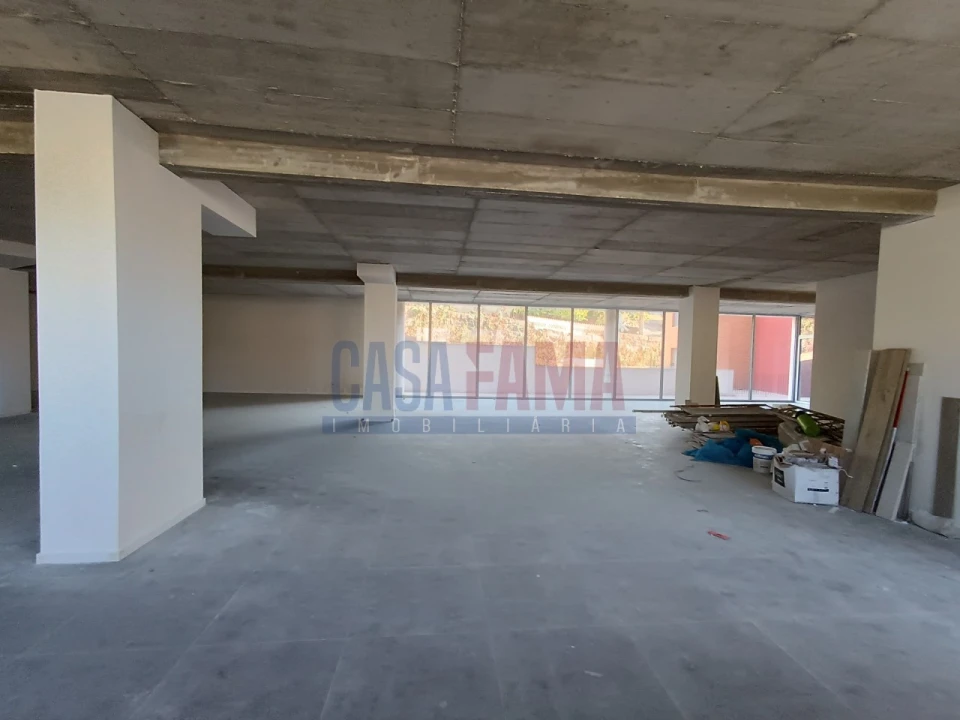 Loja para Venda em Azurem Foto 3