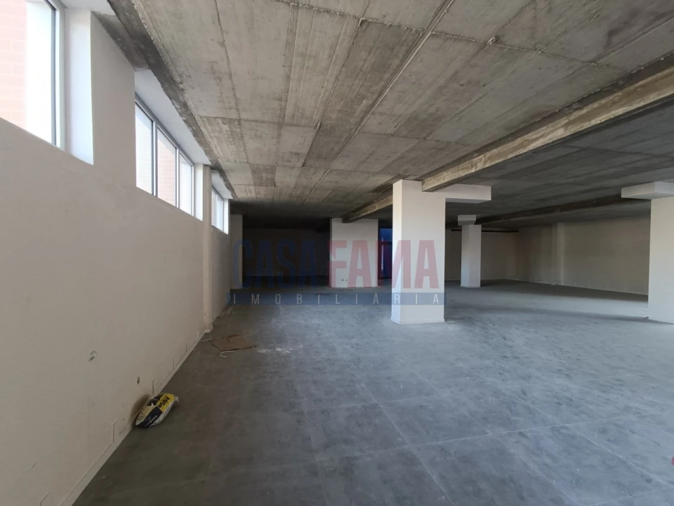 Loja para Venda em Azurem Foto 4