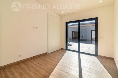 Moradia T3 para Venda em Loule (São Clemente)