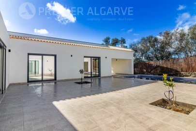 Moradia T3 para Venda em Loule (São Clemente)