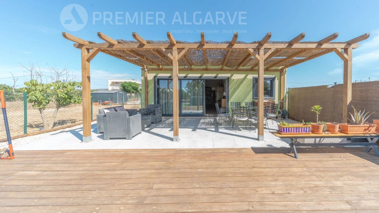 Moradia T3 para Venda em Faro (Sé e São Pedro) Foto 1