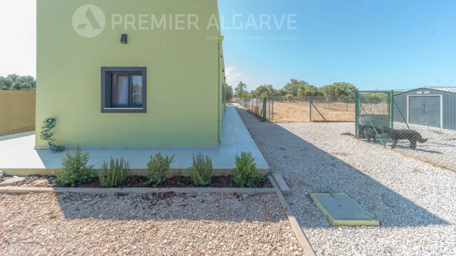 Moradia T3 para Venda em Faro (Sé e São Pedro) Foto 5