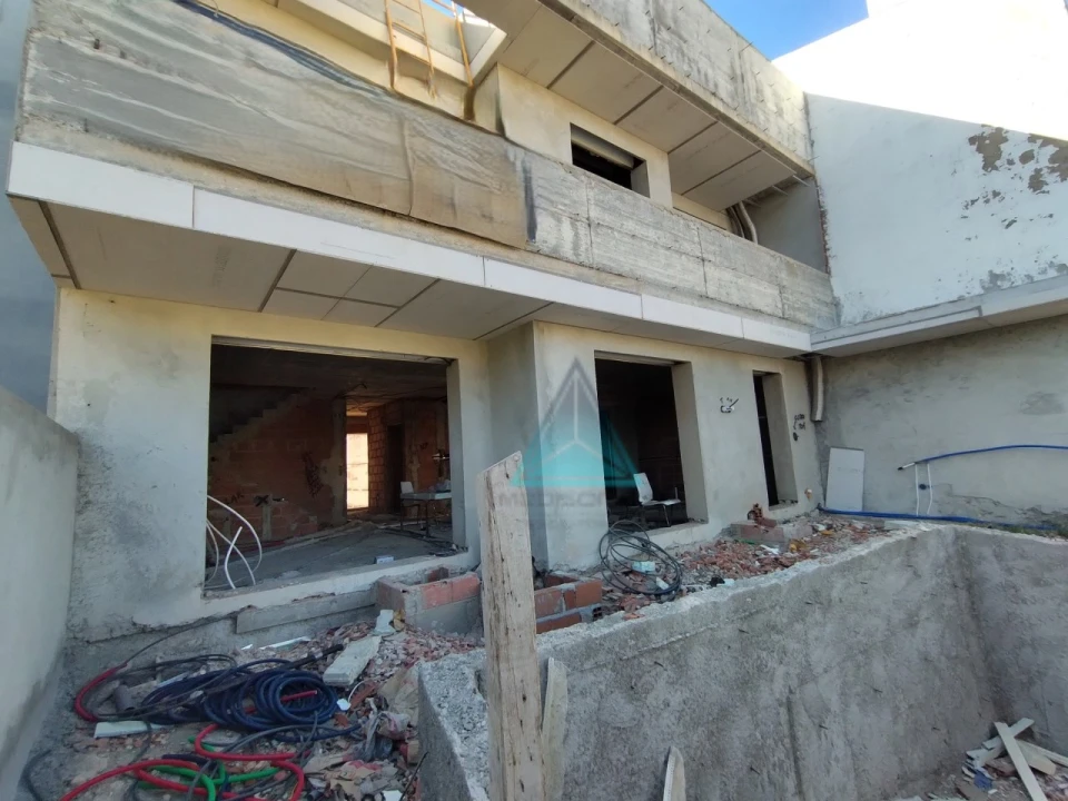 Moradia T4 para Venda em Amora Foto 1