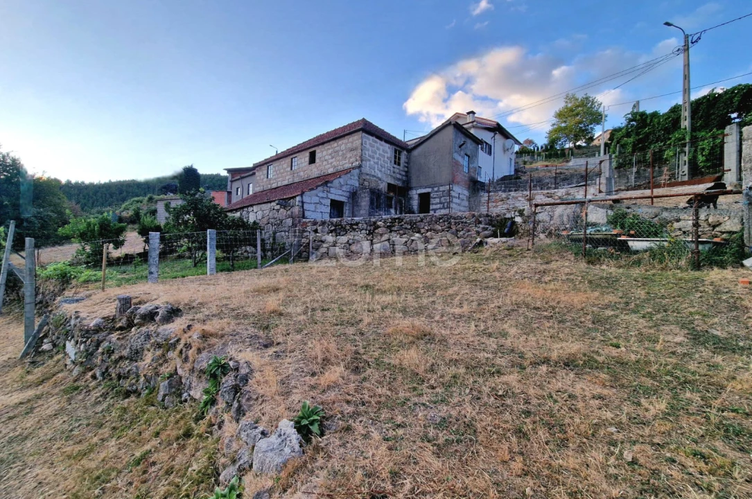 Moradia T3 para Venda em Covelo do Geres Foto 47