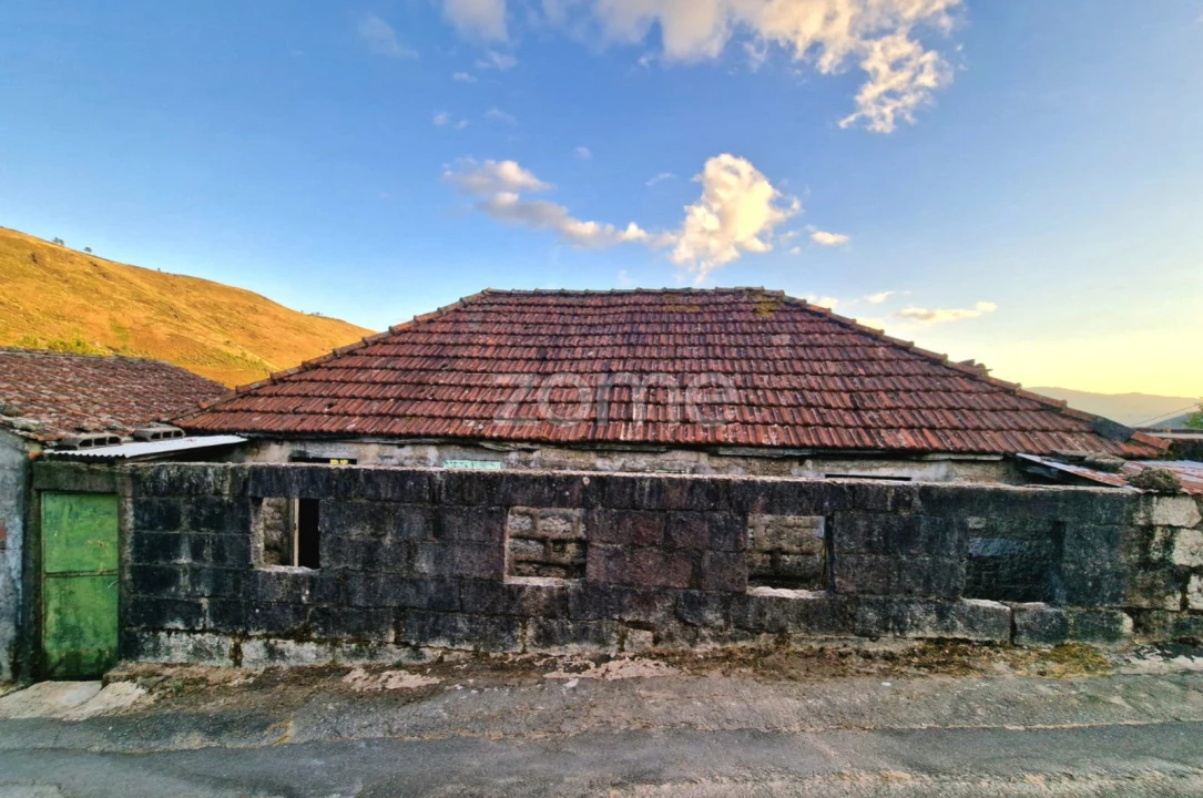 Moradia T3 para Venda em Covelo do Geres Foto 18