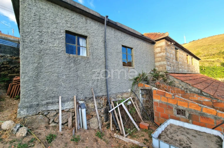 Moradia T3 para Venda em Covelo do Geres Foto 33