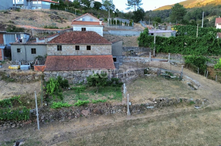 Moradia T3 para Venda em Covelo do Geres Foto 34