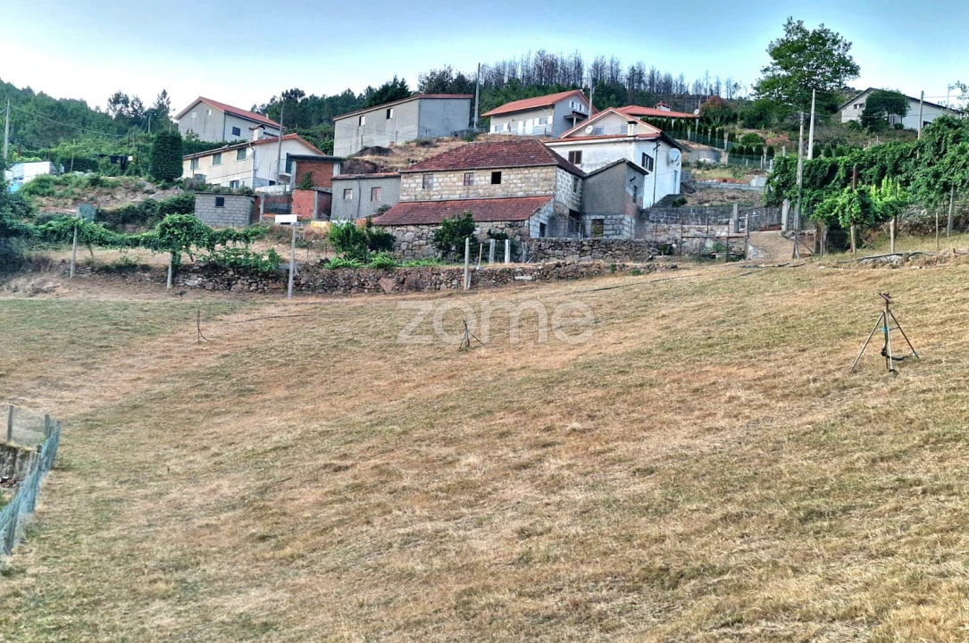 Terreno para Venda em Covelo do Geres Foto 9