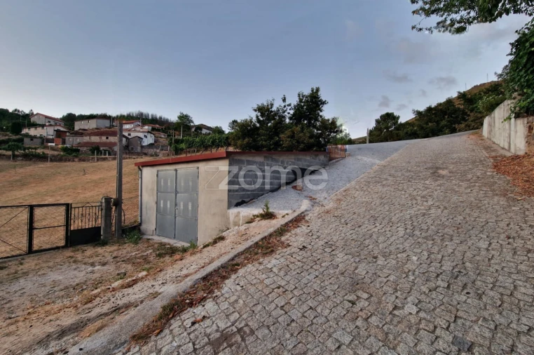 Terreno para Venda em Covelo do Geres Foto 7