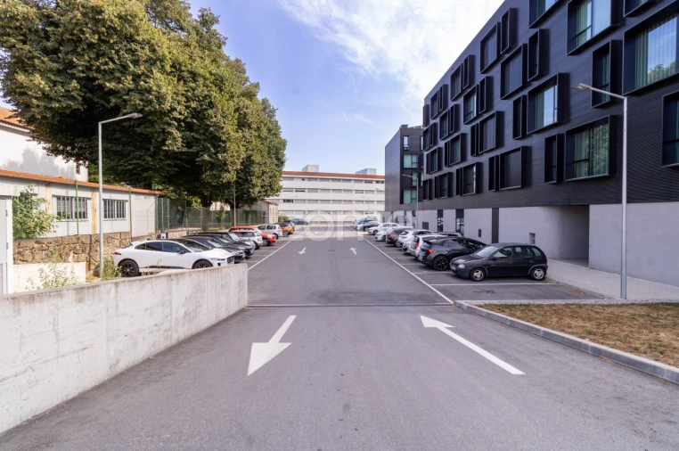 Apartamento T2 para Arrendamento em Azurem Foto 18