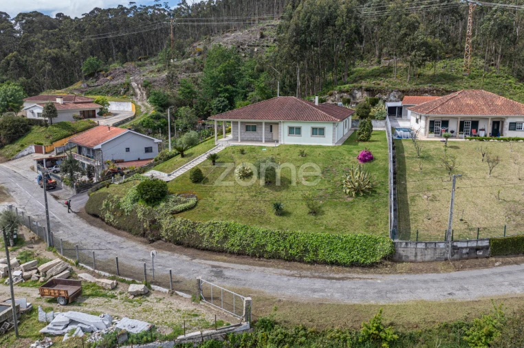 Moradia T3 para Venda em Travassos Foto 24