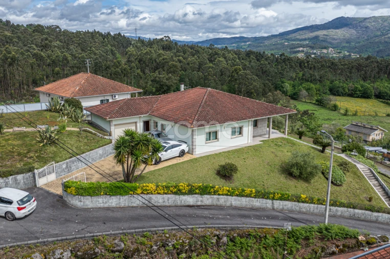 Moradia T3 para Venda em Travassos Foto 25