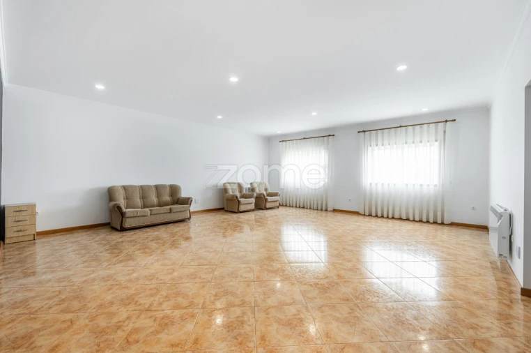 Moradia T3 para Venda em Travassos Foto 12