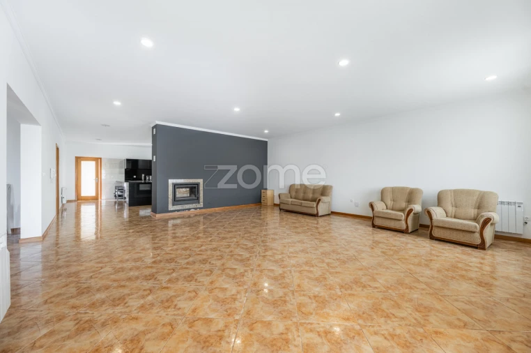 Moradia T3 para Venda em Travassos Foto 11