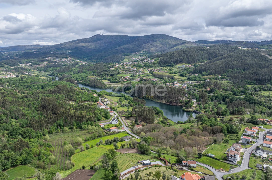 Moradia T3 para Venda em Travassos Foto 8