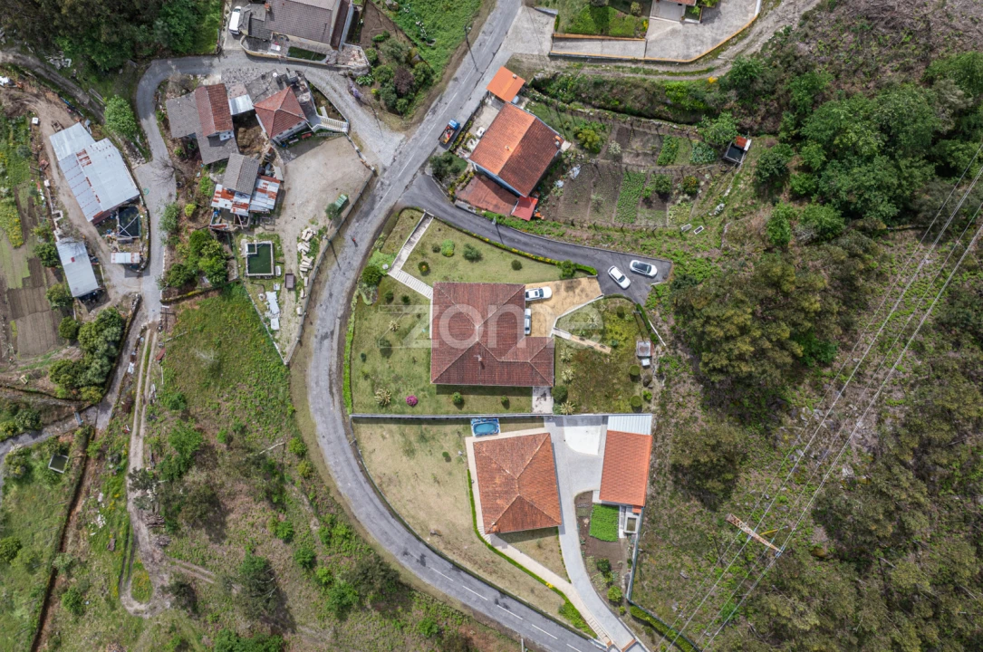 Moradia T3 para Venda em Travassos Foto 33