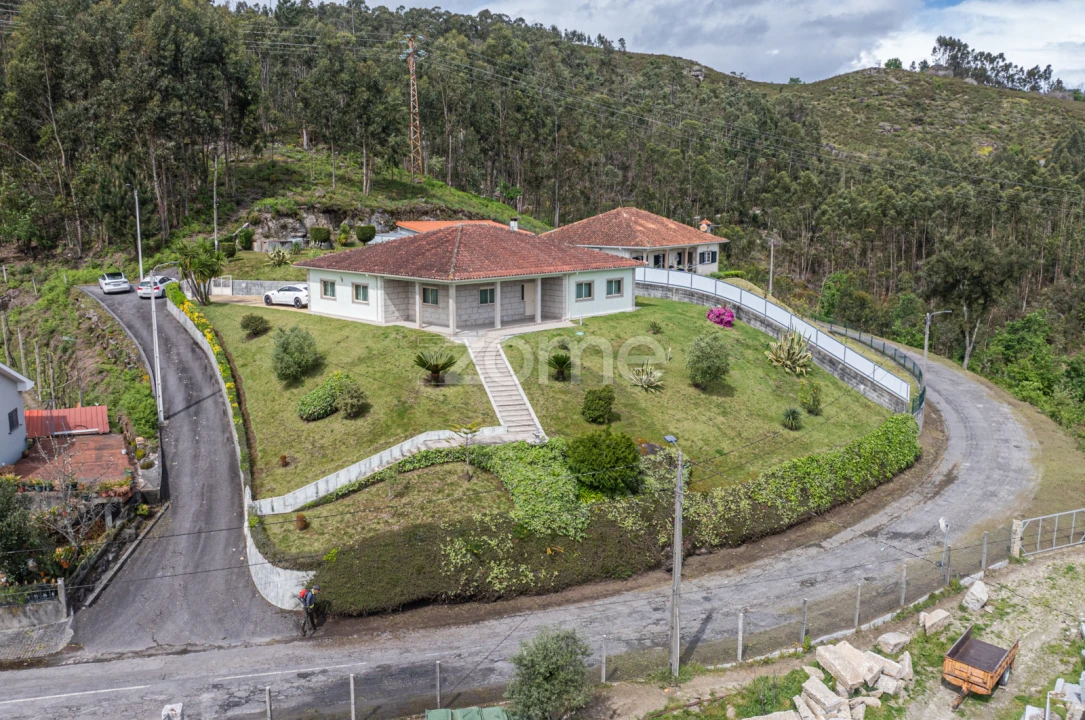 Moradia T3 para Venda em Travassos Foto 4