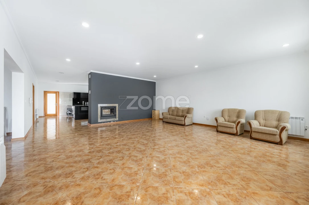 Moradia T3 para Venda em Travassos Foto 11