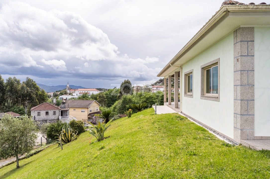 Moradia T3 para Venda em Travassos Foto 5