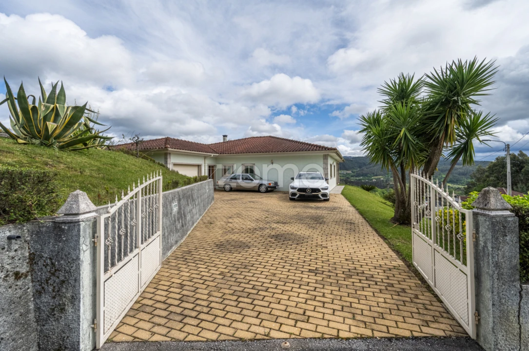 Moradia T3 para Venda em Travassos Foto 29