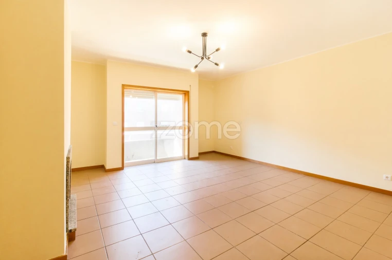 Apartamento T2 para Arrendamento em Fânzeres e São Pedro da Cova Foto 13